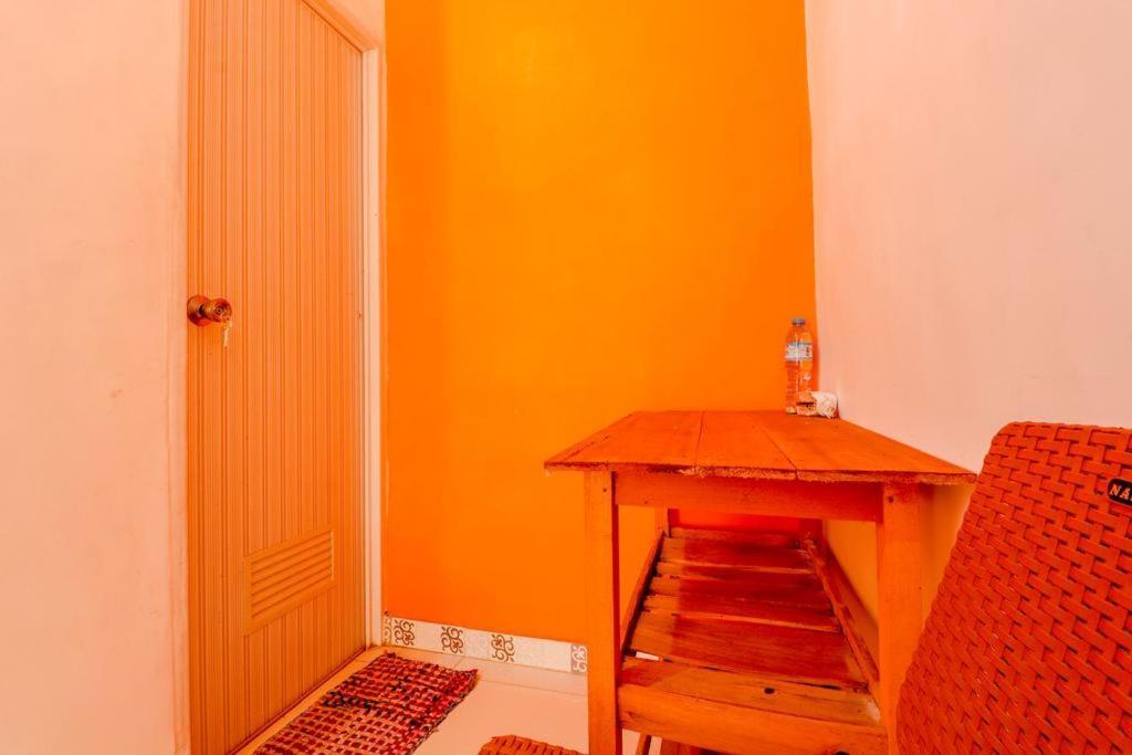 Pinky Guest House Syariah Kota Batu Бату Екстер'єр фото