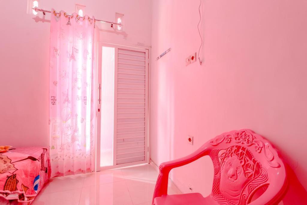 Pinky Guest House Syariah Kota Batu Бату Екстер'єр фото