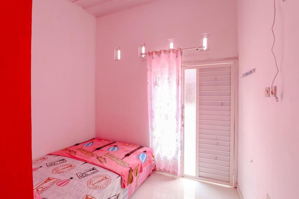 Pinky Guest House Syariah Kota Batu Бату Екстер'єр фото